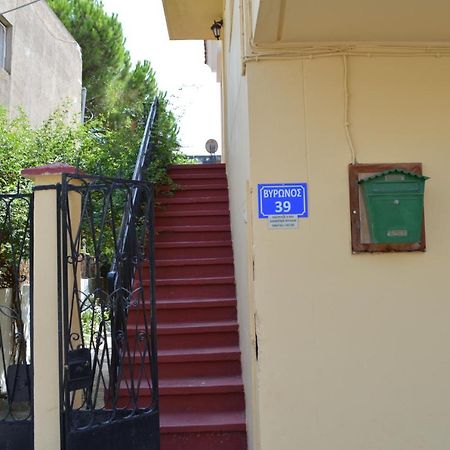 Martha IV Apartment Amaliada Екстериор снимка