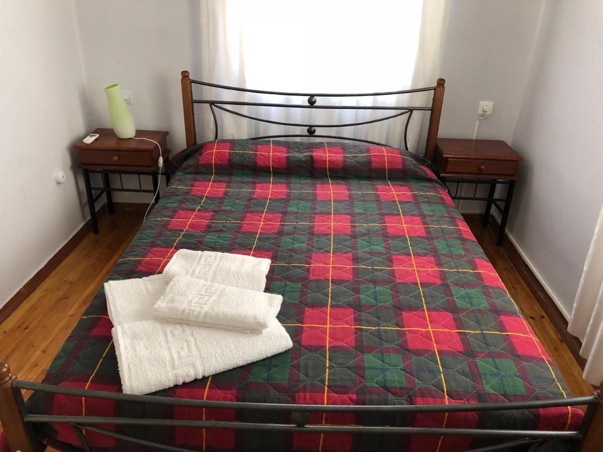 Martha IV Apartment Amaliada Екстериор снимка