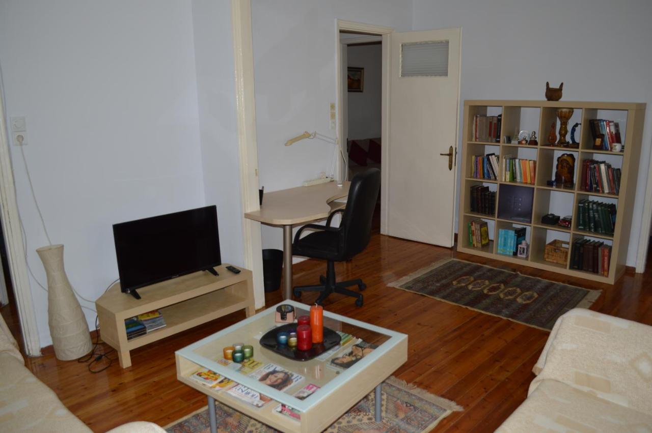Martha IV Apartment Amaliada Екстериор снимка