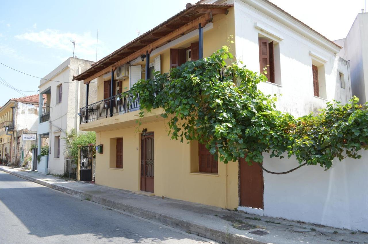 Martha IV Apartment Amaliada Екстериор снимка